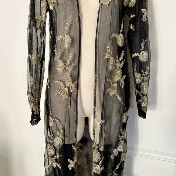 Fashion Nova / Embroidered Mesh Kimono~Duster - Picture 8 of 15